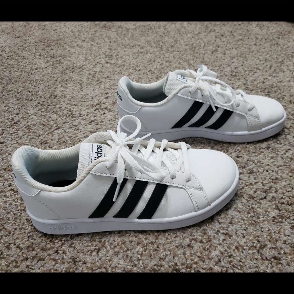 Adidas Grand Court Sneakers